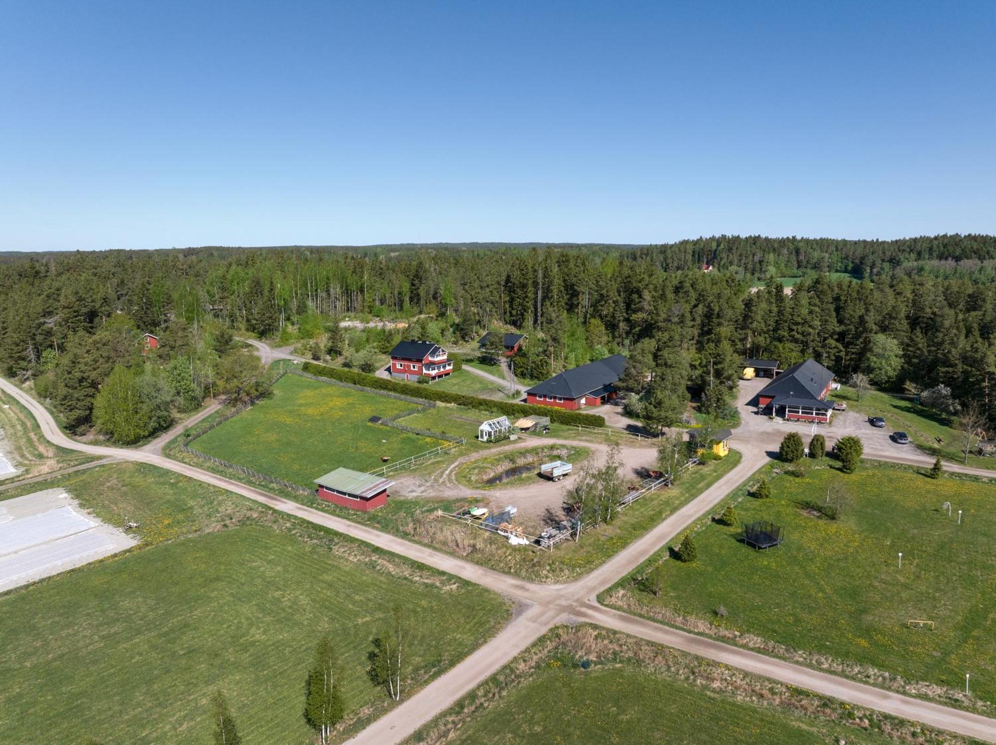 Lomahyppaeys Villa Nådendal Exteriör bild